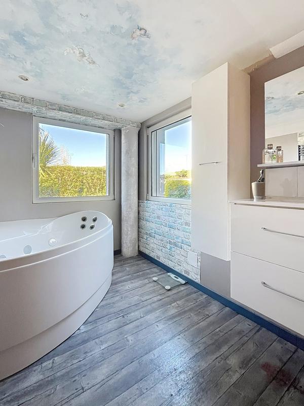 Maison - 170 m² - 6 pièces