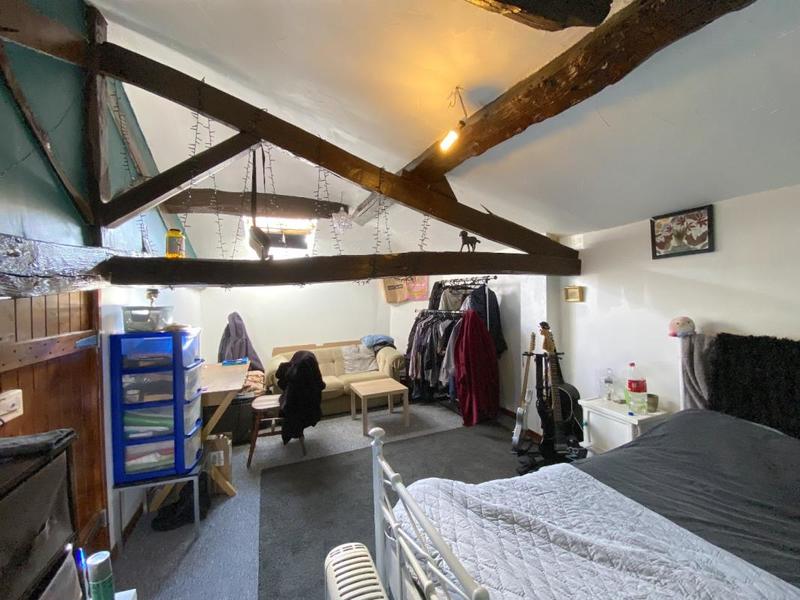 Maison - 250 m² - 11 pièces