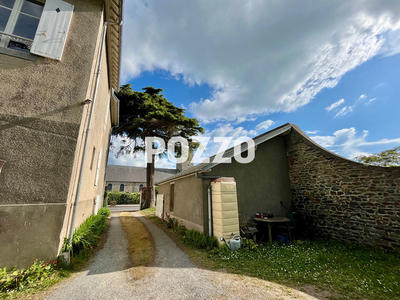 Maison - 250 m² - 12 pièces