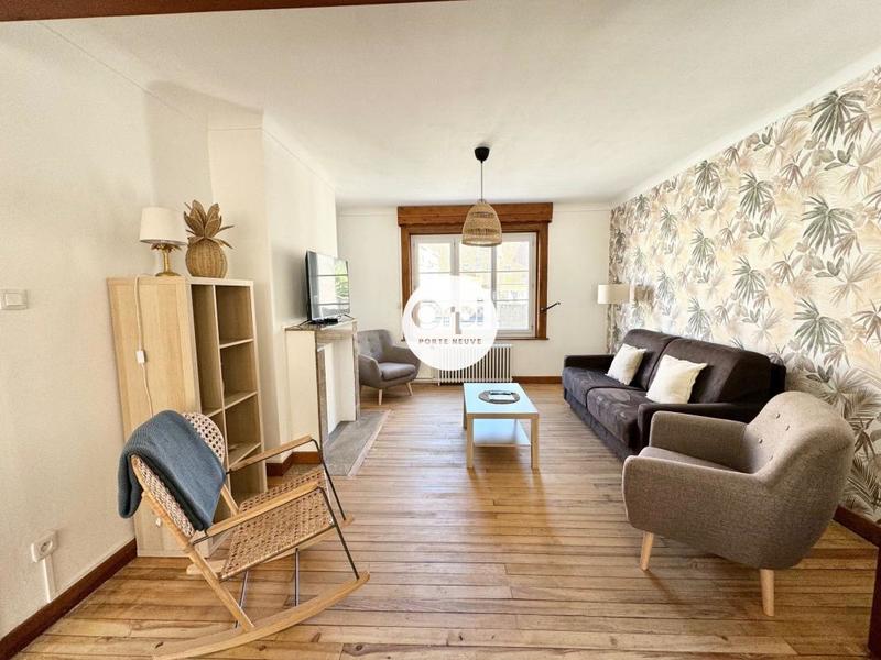 Immeuble - 211 m² - 9 pièces