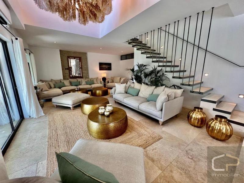 Mas - 500 m² - 12 pièces