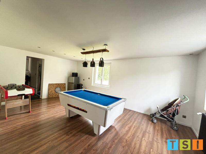 Maison - 207 m² - 8 pièces