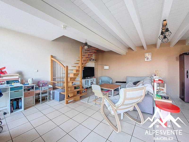 Maison - 102 m² - 4 pièces