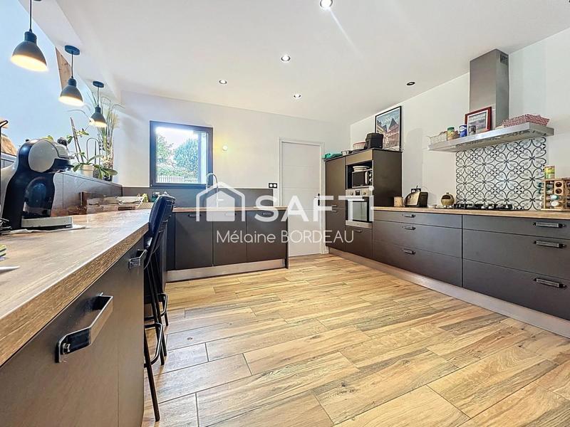 Maison - 145 m² - 6 pièces