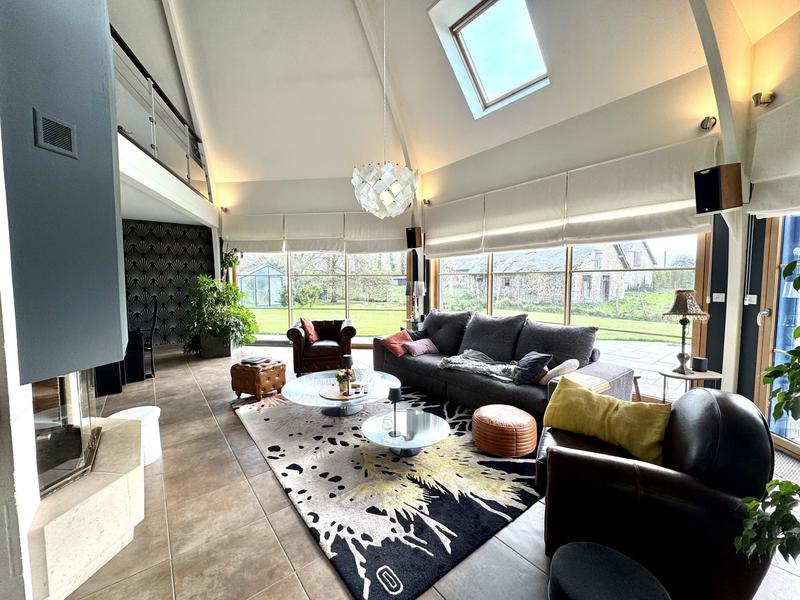 Maison contemporaine - 260 m² - 8 pièces