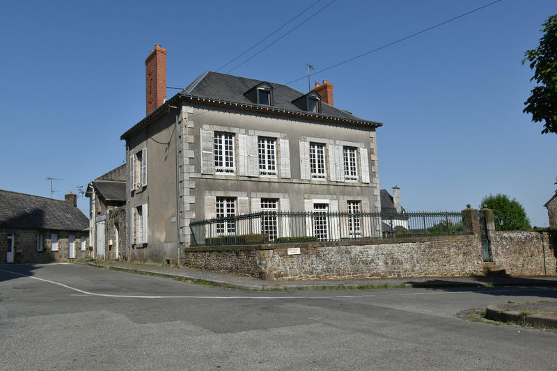 Maison - 168 m² - 8 pièces