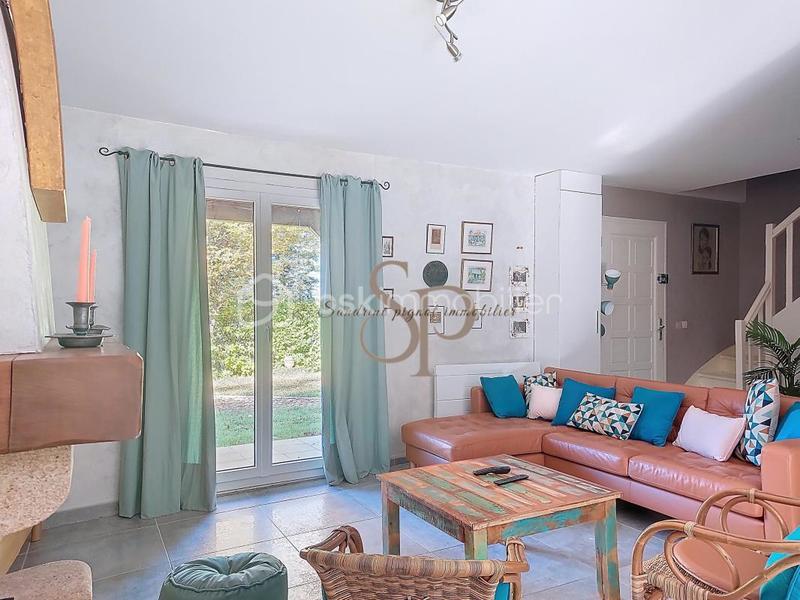 Pavillon - 125 m² - 7 pièces