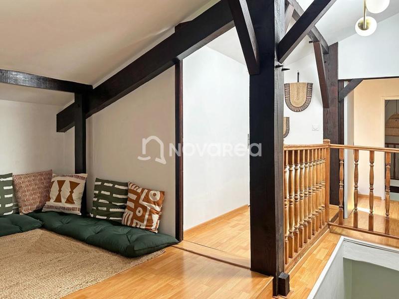 Maison - 219 m² - 5 pièces