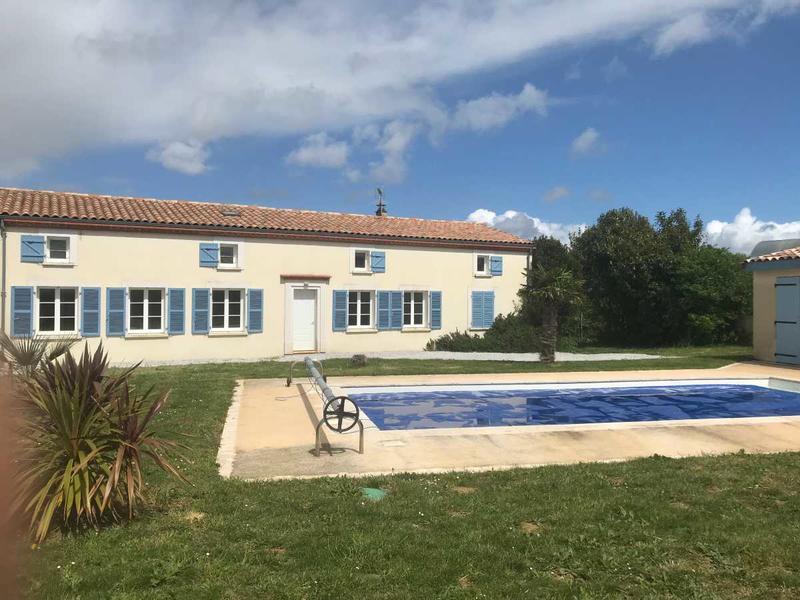 Maison - 180 m² - 7 pièces