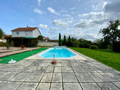 Maison - 163 m² - 6 pièces