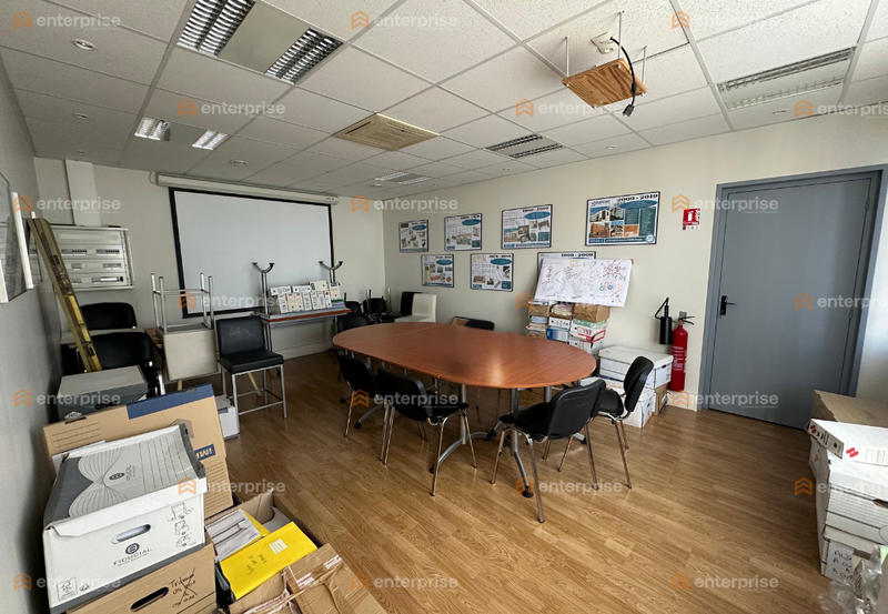 Local d'activité / Entrepôt - 1 300 m²