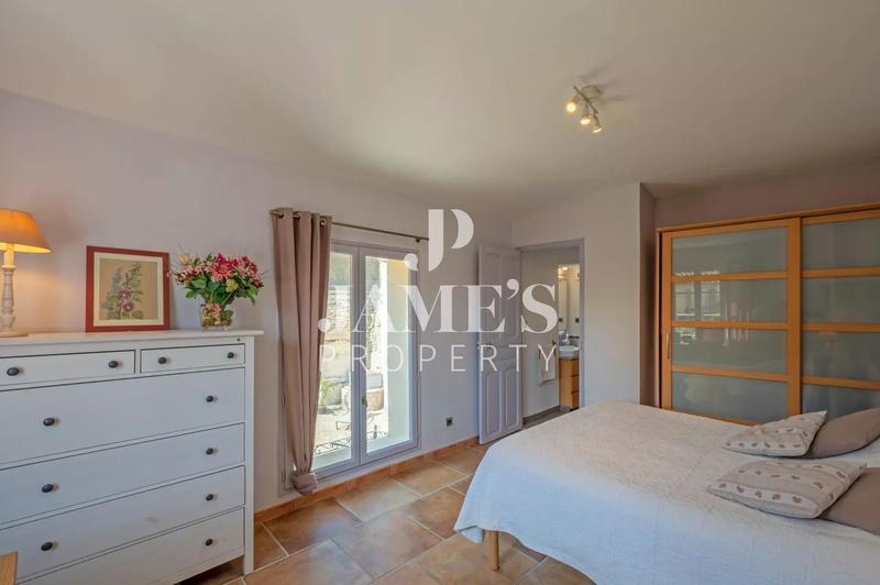 Maison - 255 m² - 7 pièces