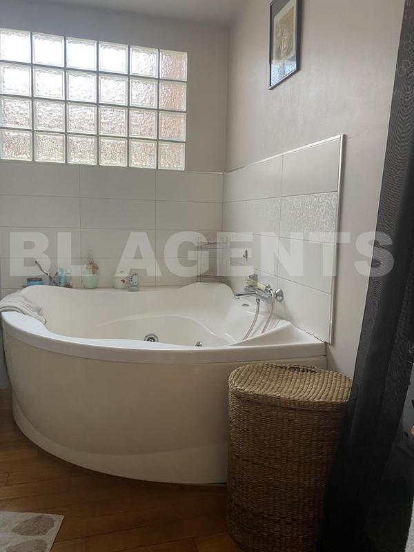 Maison - 92 m² - 5 pièces