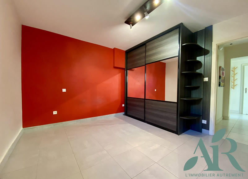 Appartement - 77 m² - 3 pièces