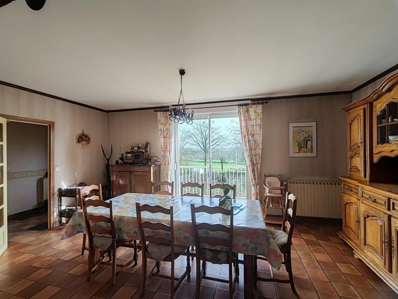 Maison - 202 m² - 8 pièces