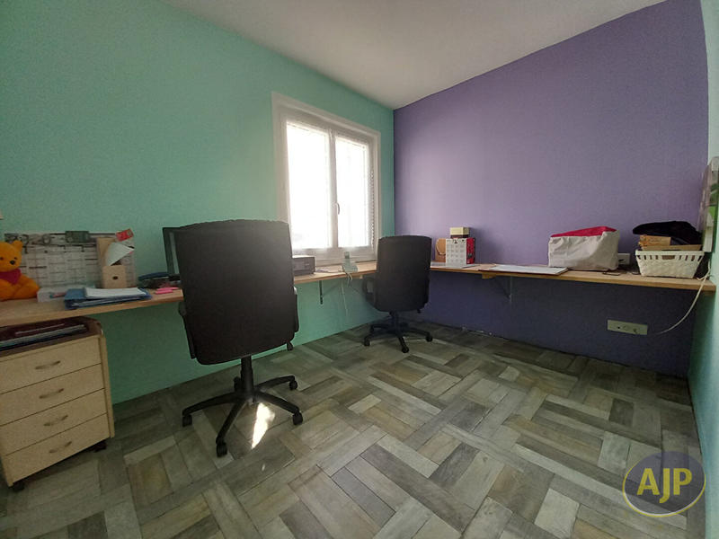 Maison - 99 m² - 4 pièces