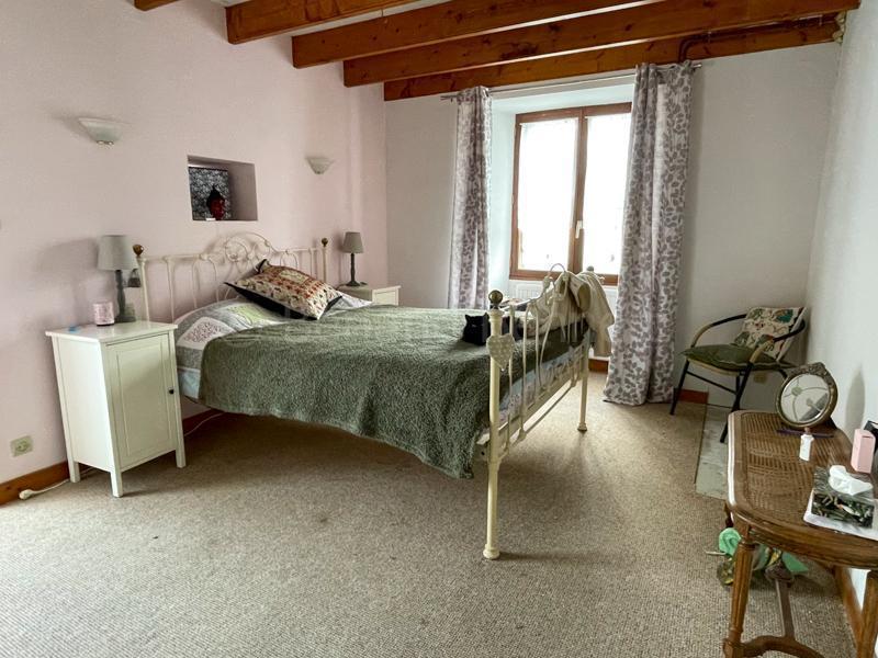 Maison en pierre - 143 m² - 6 pièces