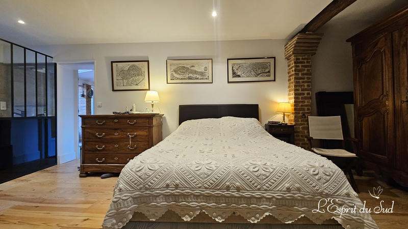 Maison ancienne - 355 m² - 8 pièces