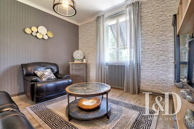 Maison - 212 m² - 8 pièces