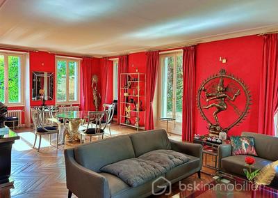 Maison de maîtres - 317 m² - 11 pièces