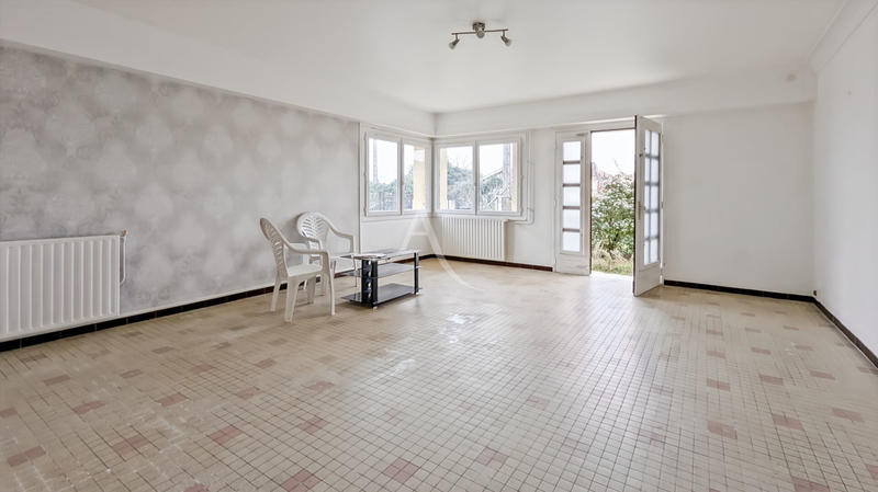 Maison - 255 m² - 8 pièces