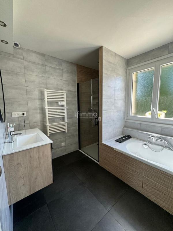 Maison - 101 m² - 5 pièces