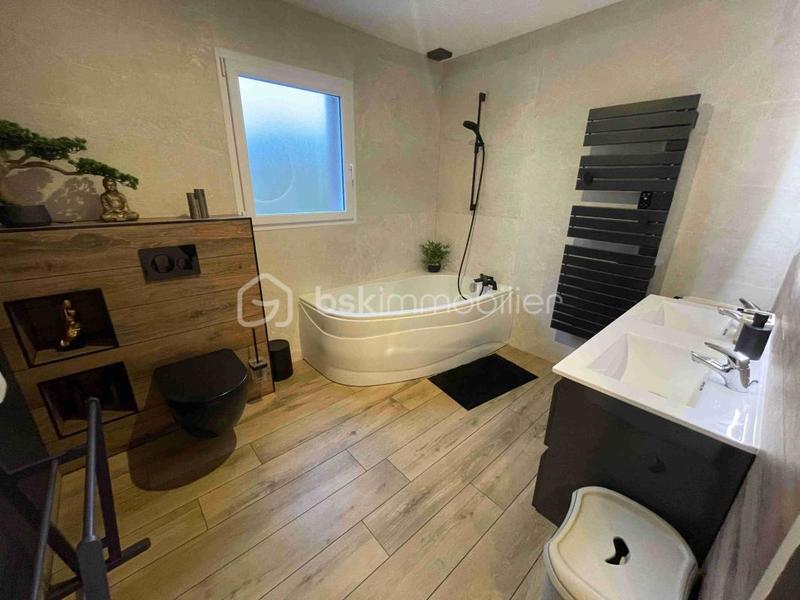 Maison - 130 m² - 6 pièces