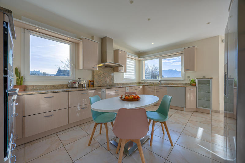 Villa - 250 m² - 5 pièces