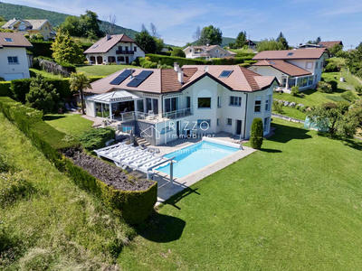 Maison - 263 m² - 7 pièces