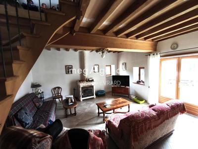 Maison - 210 m² - 7 pièces