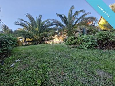 Maison - 280 m² - 10 pièces