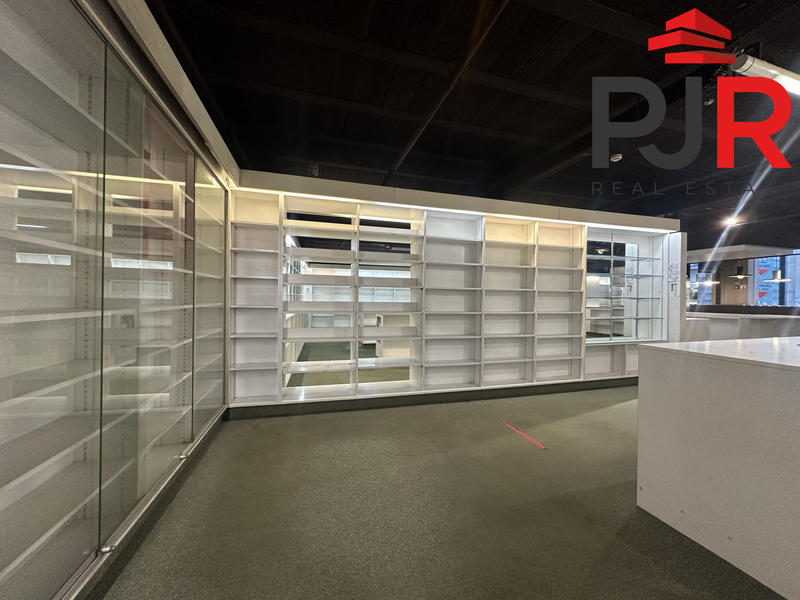 Local commercial - 1 620 m²