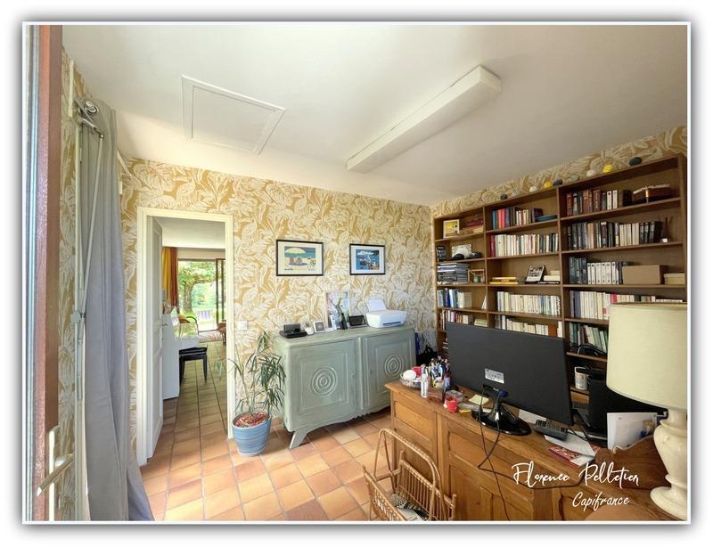 Maison - 213 m² - 8 pièces