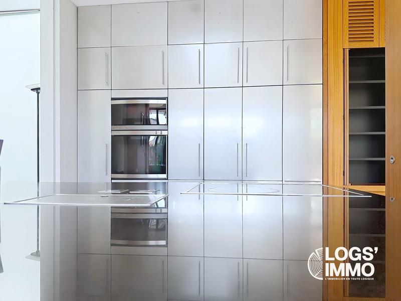 Maison contemporaine - 245 m² - 7 pièces