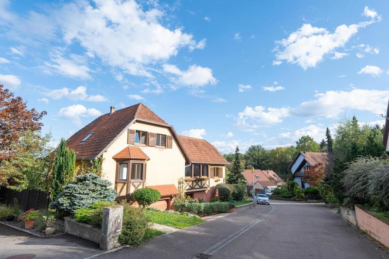 Maison - 236 m² - 10 pièces