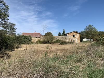 Corps de ferme - 981 m² - 14 pièces