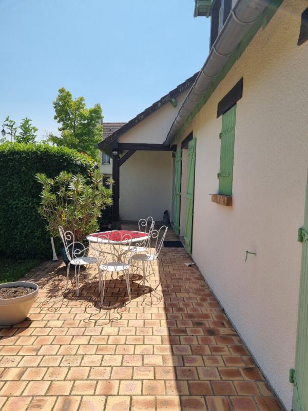 Maison - 270 m² - 10 pièces