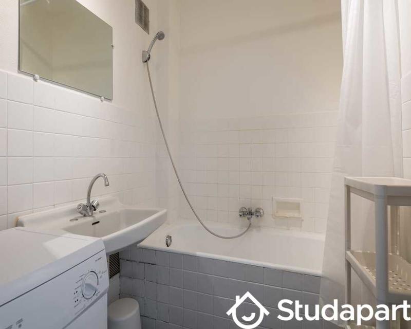 Chambre - 70 m² - 1 pièce