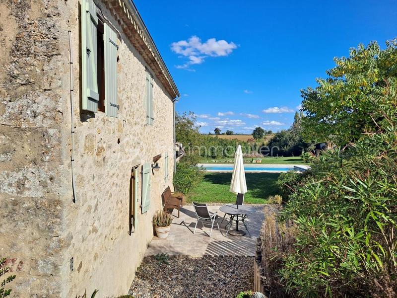 Demeure - 283 m² - 10 pièces