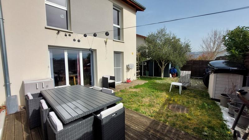 Maison jumelée - 91 m² - 4 pièces