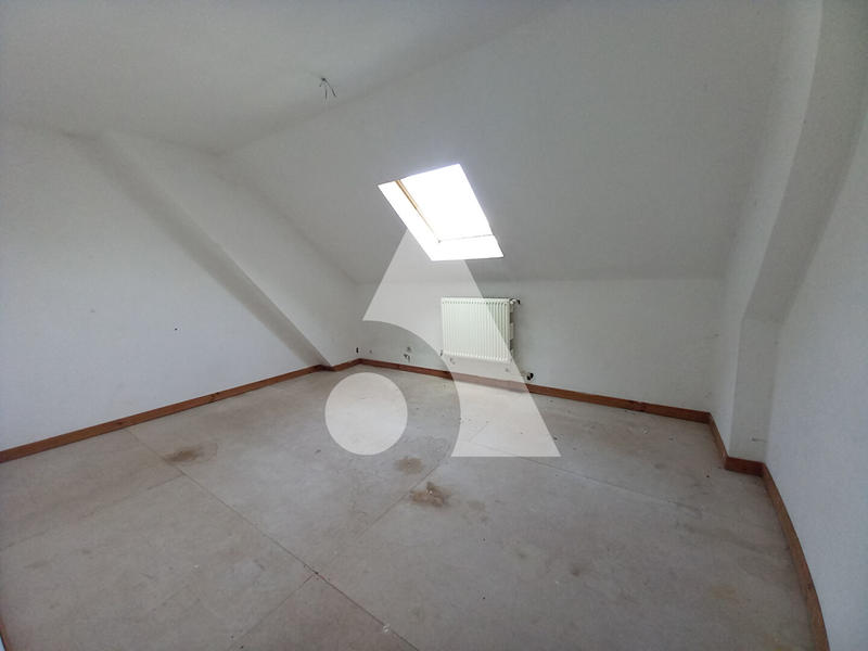 Maison - 340 m² - 28 pièces