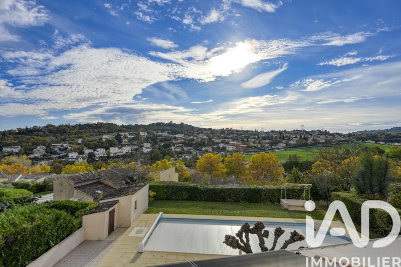 Maison - 168 m² - 6 pièces