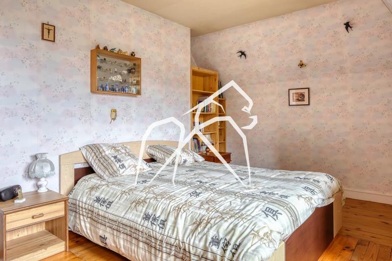 Maison ancienne - 246 m² - 9 pièces