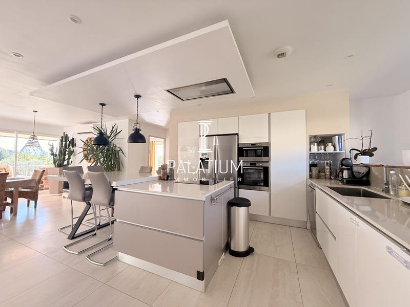 Maison - 138 m² - 4 pièces