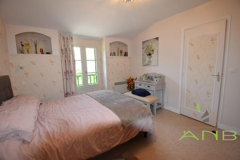 Maison - 263 m² - 10 pièces