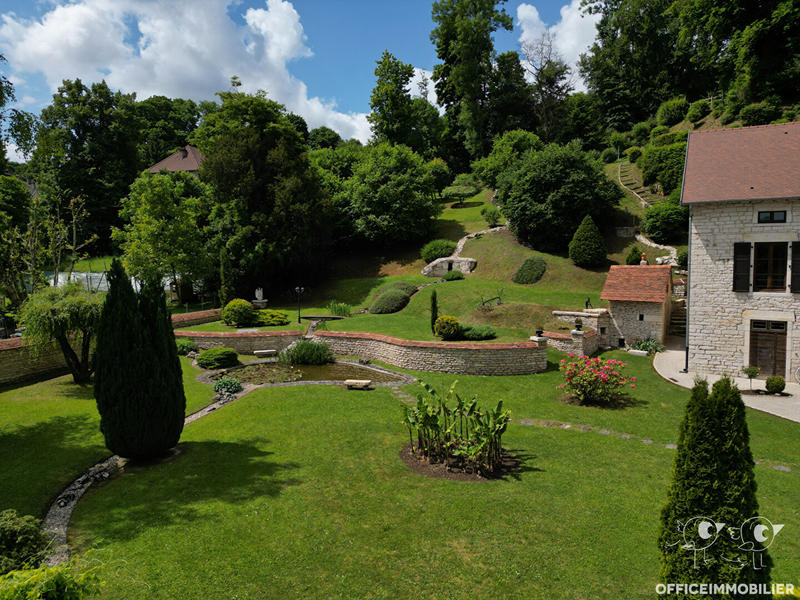 Maison - 380 m² - 9 pièces