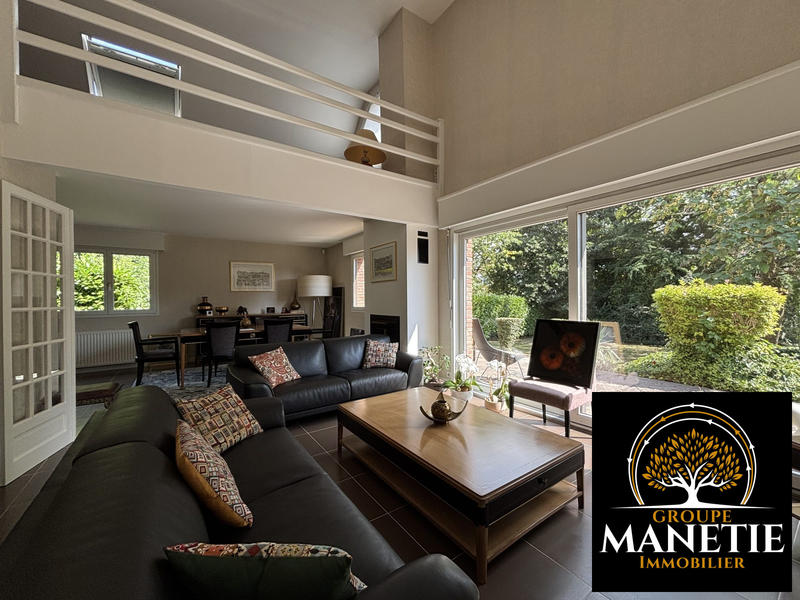 Maison - 210 m² - 7 pièces