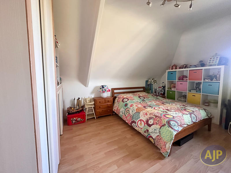 Maison - 182 m² - 7 pièces