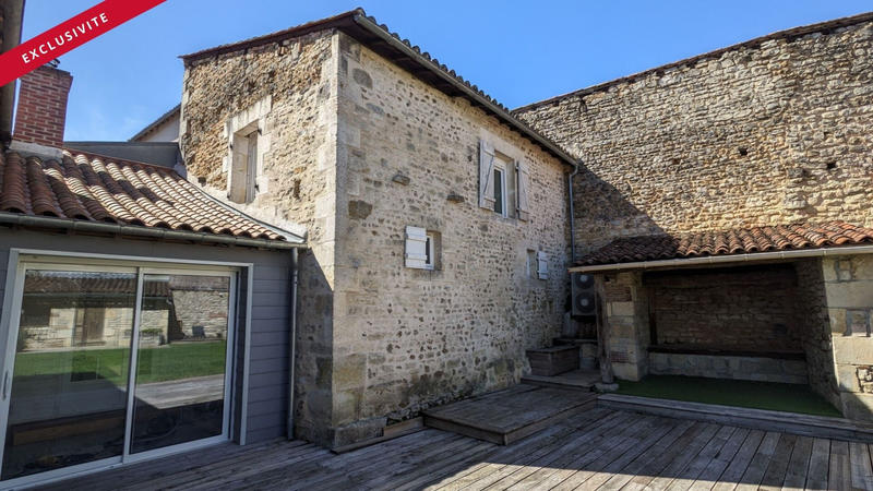 Maison - 250 m² - 11 pièces