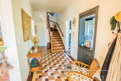 Maison traditionnelle - 250 m² - 5 pièces